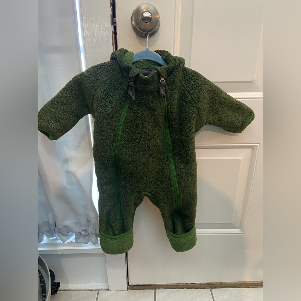 REI infant 0-3 moss green bunting suit